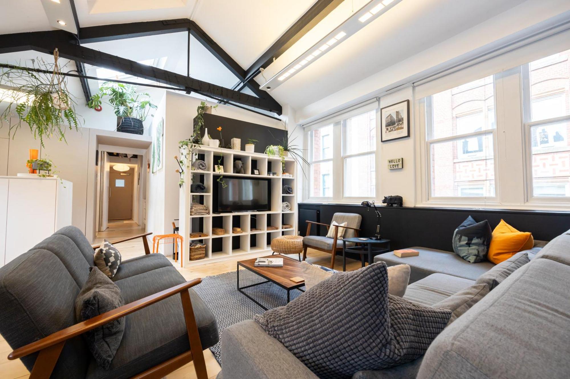 Central And Quirky Northern Quarter Flat, Manchester — Photos 1